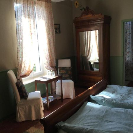 Bed and Breakfast Les Hirondelles Argeliers Exterior foto